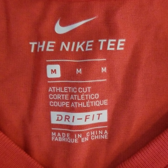 ⛔️SOLD⛔️Nike dri fit tee watermelon red - Picture 2 of 2